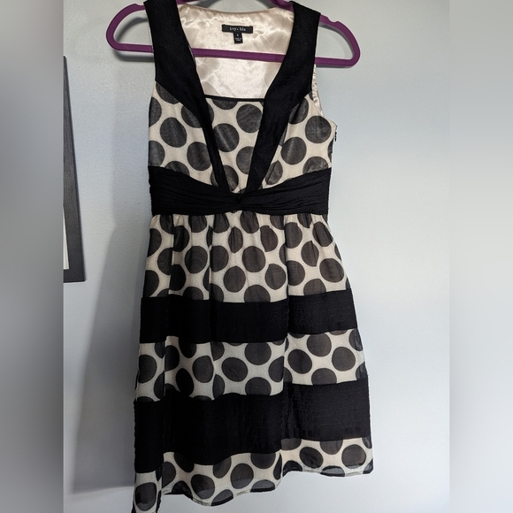 Ivy + blu polka dot dress - Picture 3 of 10